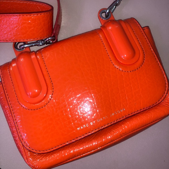 🧡MARC By Marc Jacobs Ball
And Chain Bond Bubble
Shoulder/Crossbody Orange - Picture 9 of 15